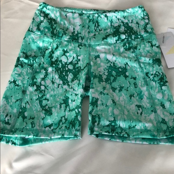 🆕High Waist biker shorts - Picture 2 of 5